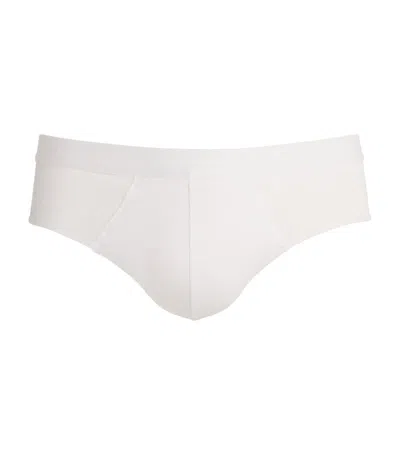 Falke Daily Climate Control Briefs In White