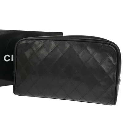 Pre-owned Chanel Matelassé Black Leather Clutch Bag ()