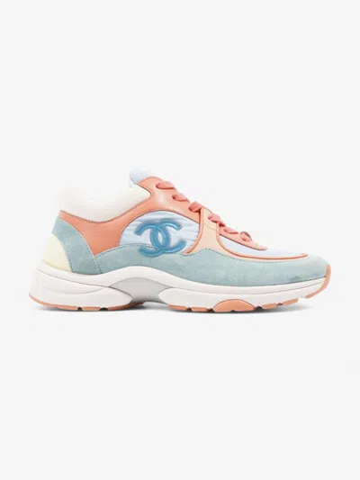 Pre-owned Chanel Cc Runners Light / Suede In Multi