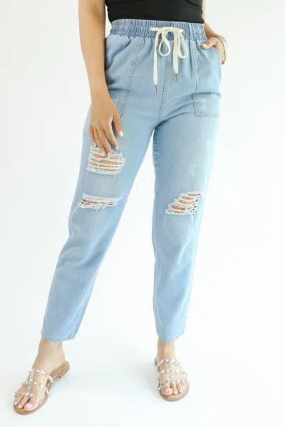 Entro The Stephanie Distressed Jeans In Light Wash Denim In Multi