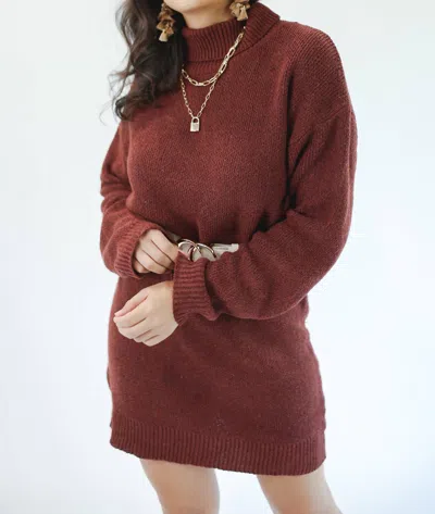 Entro Cinnamon Spice Sweater Dress In Chocolate In Gold