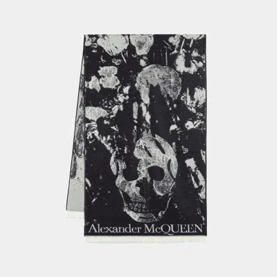 Alexander Mcqueen Foulards & Scarfs In Black