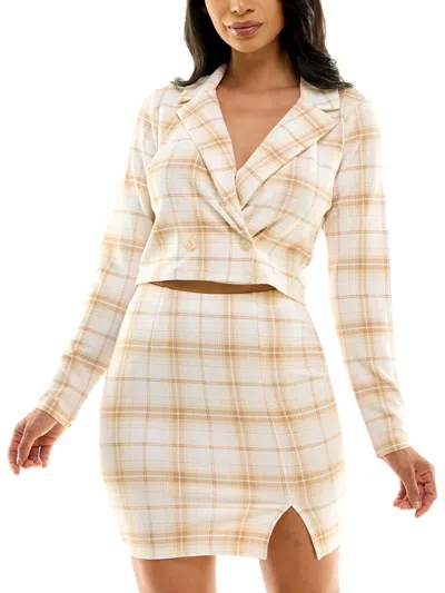 Almost Famous Juniors Womens 2pc Polyester Skirt Suit In Beige