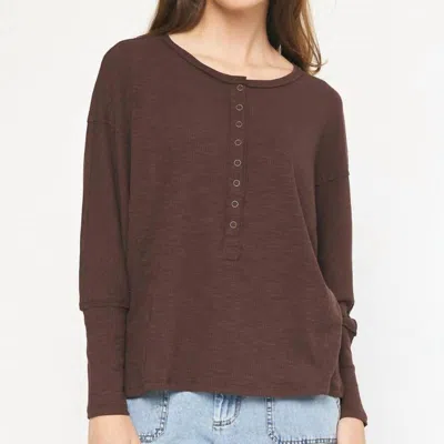 Entro Ribbed Henley Top In Brown