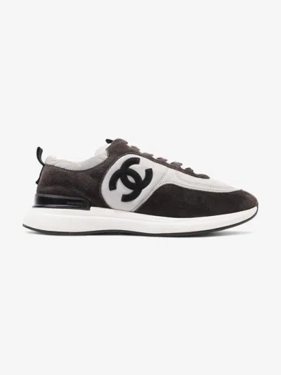 Pre-owned Chanel Cc Runner / Suede In Grey