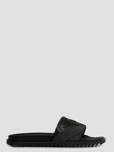 Fendi Flat Sandals In Black