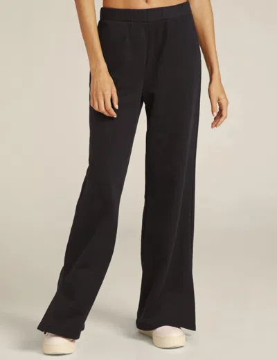 Beyond Yoga On The Go Pant In Black