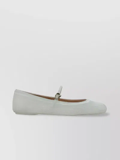 Gianvito Rossi Round-toe Leather Ballerina Shoes In White