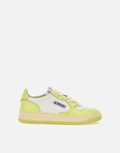 Autry Aulw Wb36 Sneakers In White-yellow