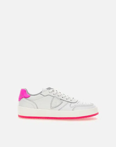 Philippe Model Nice Low Leather Sneakers In White-fuchsia