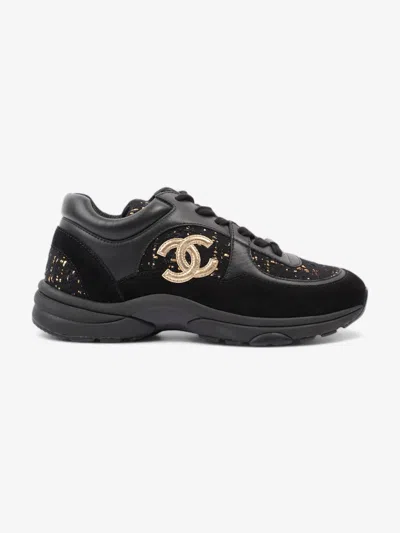 Pre-owned Chanel Cc Runners / Gold Suede In Black