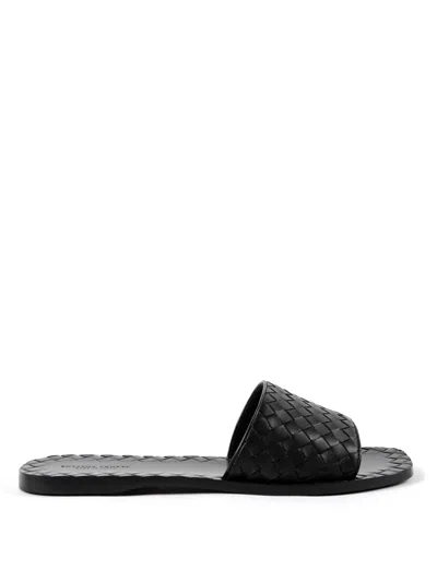 Bottega Veneta Intreccio Flat Sandals In Black