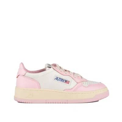 Autry Sneakers Medalist Basse In Pelle Bicolore In White, Pink