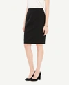 Ann Taylor The Seamed Pencil Skirt In Seasonless Stretch - Curvy Fit In Black