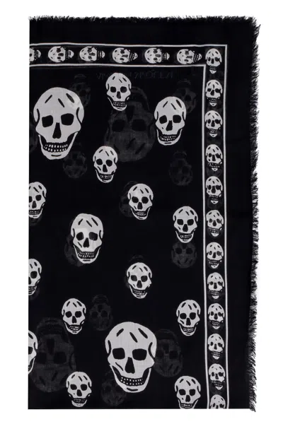 Alexander Mcqueen Skull Print Fringed Scarf In Black