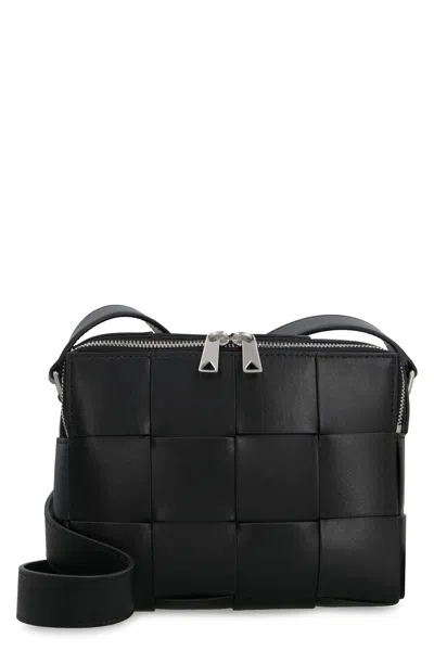 Bottega Veneta Luxurious Black Leather Handbag For Men