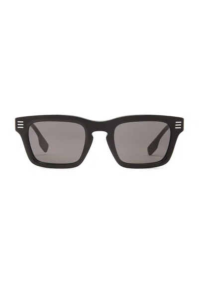 Burberry Square Sunglasses In Black