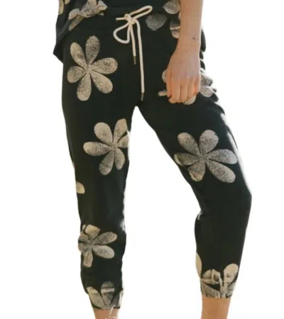 The Great Women's Daisy Cropped Sweatpant In Vintage Black