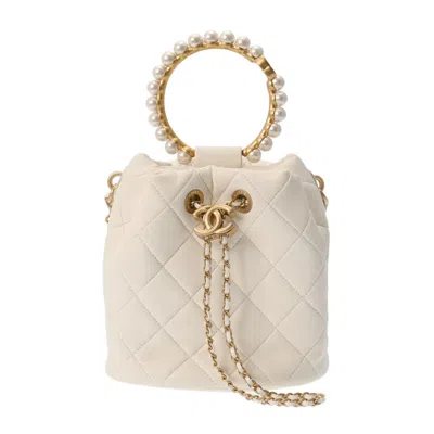 Pre-owned Chanel White Leather Shoulder Bag ()