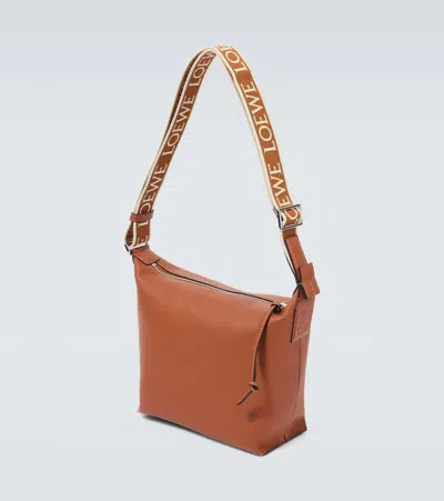 Loewe Cubi Leather Messenger Bag In Brown