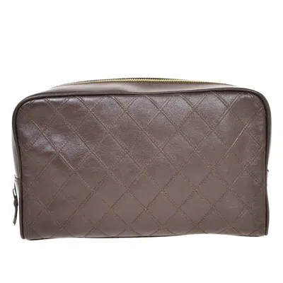 Pre-owned Chanel Matelassé Brown Leather Clutch Bag ()