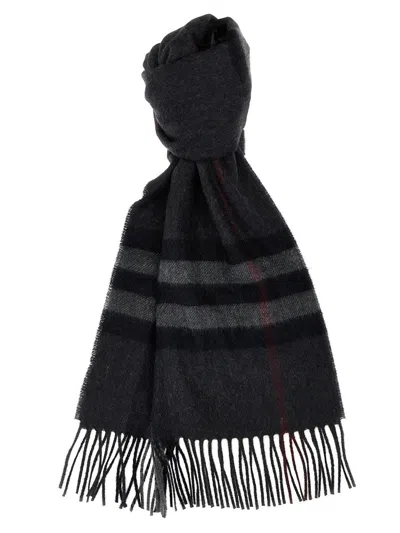 Burberry Check Scarf In Gray