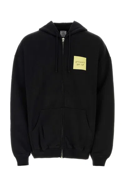 Vetements Logo Patch Zipped Hoodie In Black