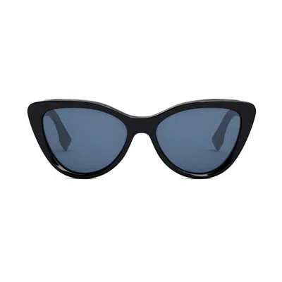 Fendi Black Cat-eye Sunglasses In 01v