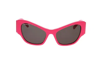 Balenciaga Alien Frame Sunglasses In Pink
