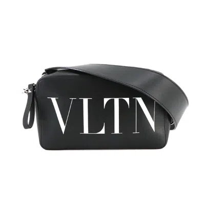 Valentino Garavani Vltn Shoulder Bag In Black