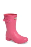 Hunter Original Tour Short Packable Rain Boot In Ion Pink