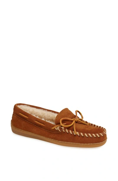 Minnetonka Pile Lined Hard Moccasin Slipper In Brown