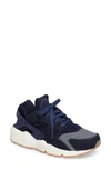 NIKE AIR HUARACHE RUN SE SNEAKER,859429