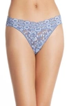 Hanky Panky Cross-dyed Signature Lace Original-rise Thong In Chambray/ Ivory