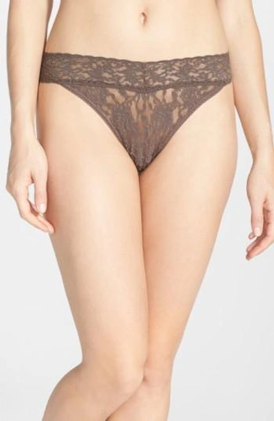 Hanky Panky Stretch Lace Traditional-rise Thong In Cappuccino