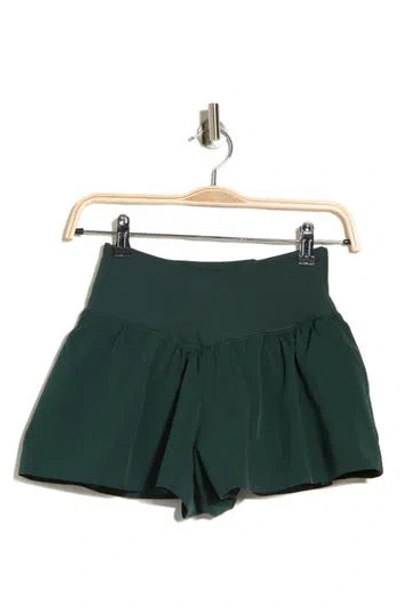 90 Degree By Reflex Lightstreme Crossfire Shorts In Green