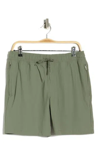 90 Degree By Reflex Warp Interval 7-inch Shorts In Green