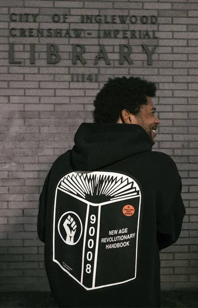 90008 By Csc Men's Handbook Hoodie In Black