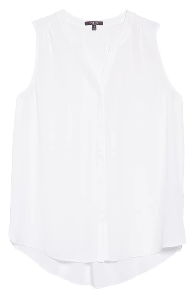 Nydj Print Pleat Back Sleeveless Split Neck Blouse In White