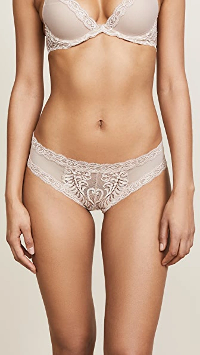 Natori Feathers Hipster Briefs In Cafe