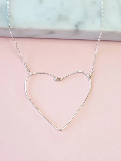 A Blonde And Her Bag Simple Heart Necklace In Silver In Blue