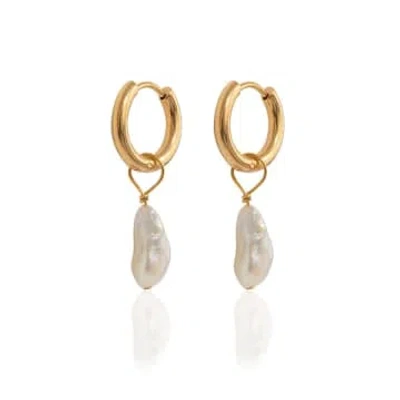 A Weathered Penny Pearl Hoop Earrings In Gold