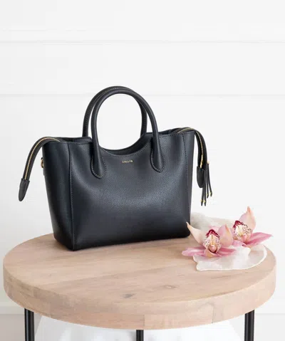 Aallyn Leather Satchel Handbag In Black