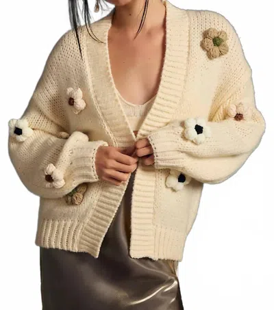 Aaron & Amber 3d Chunky Flower Cardigan In Cream In Neutral