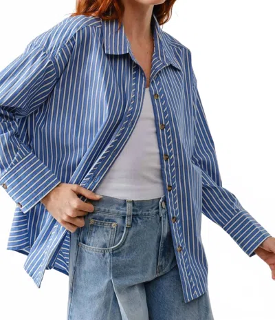 Aaron & Amber Oversized Stripe Shirt In Navy, White In Blue