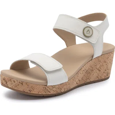 Abeo Riviera Strap Sandal In White - Regular