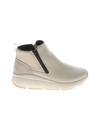 Pre-owned Abeo Sneakers In Ivory