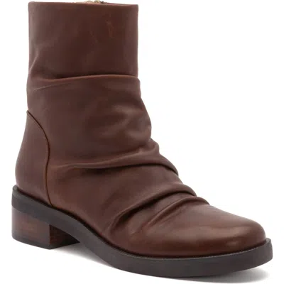 Abeo Traverse Scrunch Boot In Brown - Regular