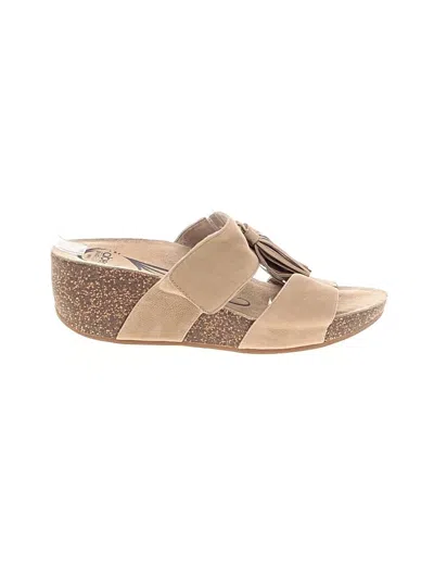 Pre-owned Abeo Wedges In Tan