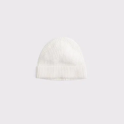 Abercrombie & Fitch Short Beanie In White
